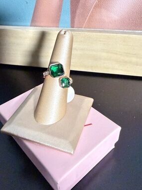 The Aveline Ring